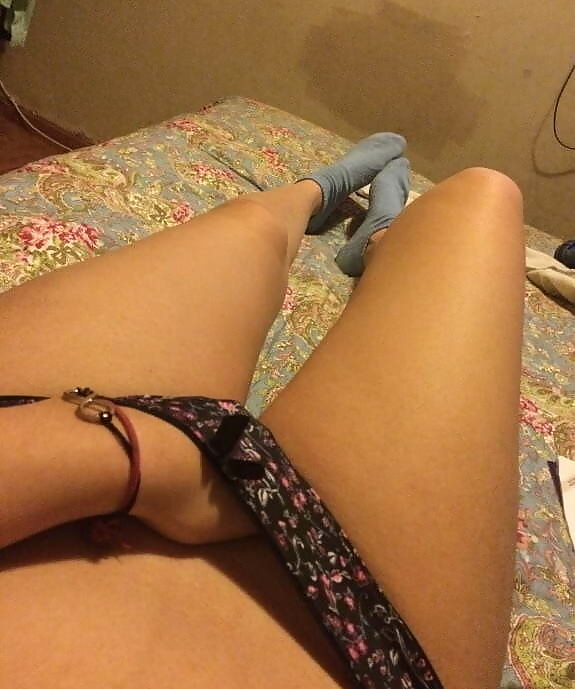 sweetana55_'s tweet photo. Apuci segíts ki🥵😘
#maszti #szex #magyar #unatkozok #rosszlány #im17 #bugyi #várlak #girl #horny # https://t.co/DAtxL3y9eP
