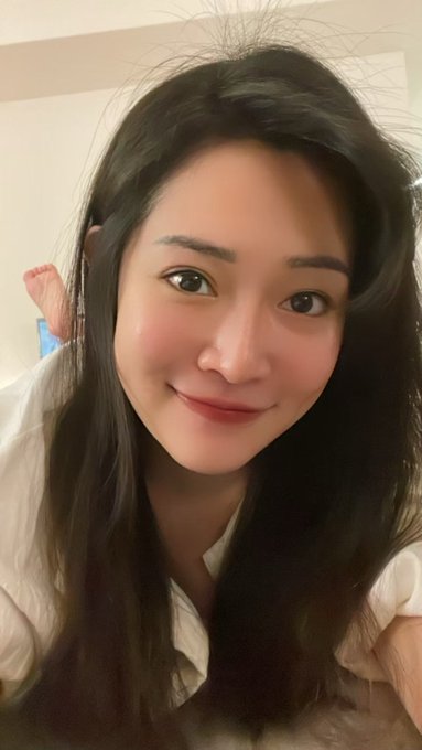 快要沒有照片發了～ 這幾天為了週六去S2O很努力調整飲食😍 今年都還沒拍泳裝！！！ https://t.co/j0nxSQ642m