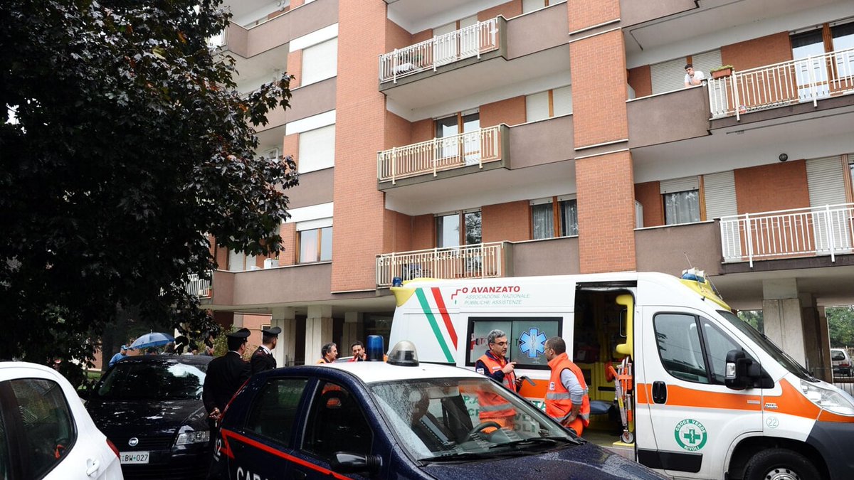 Figlia prende a martellate in testa il padre e scappa su un autobus dlvr.it/SX8F0T da <a href="/Today_it/">Today</a>