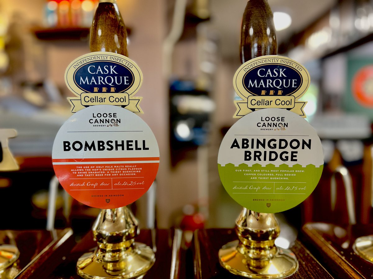 Two guest beers from <a href="/LooseCannonBeer/">Loose Cannon Brewery</a> on the bar <a href="/TheMasonsArmsHQ/">The Masons Arms</a> today #headington #oxford #caskbeer #realale