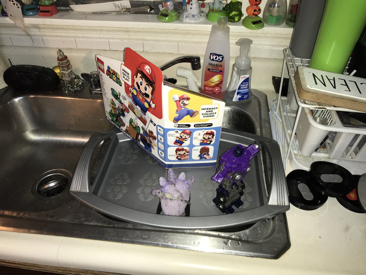 Transfan2's tweet photo. @NightShiningPr @JesseWittenrich @Botcon
Puggle IDW Galvy:Ivisited #TransformersShatteredGlass Universe Again!Today+Saw #OptimusPrime Again!We Saw #Lego71360 From #LegoSuperMario/#Lego! PugglesTalk #Transformers #ShatteredGlass #ShatteredGlassOptimusPrime #GalvySG  #FunSGPrime👩‍🦰* https://t.co/zjM80heymG