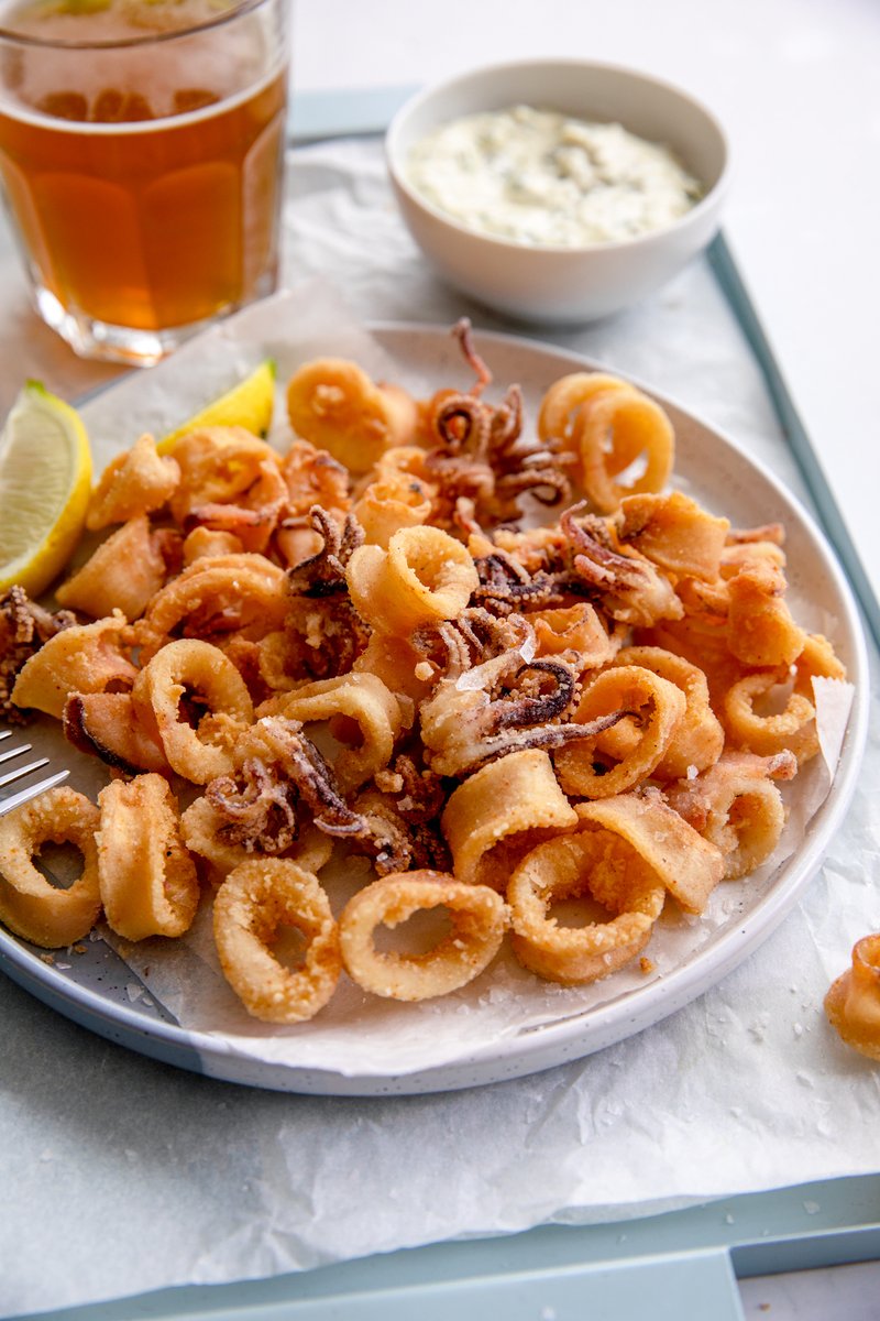jernejkitchen's tweet photo. New! Fried Calamari is a beautiful seafood main dish, perfect for all seasons. This is a quick, straightforward, beginner-friendly recipe for the best calamari.
Recipe: https://t.co/0wd56XywCH https://t.co/uYgNzAjH0j