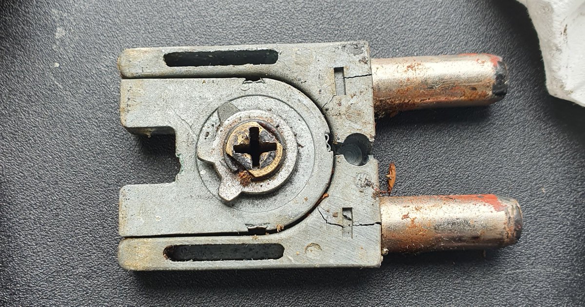 We replace many types of locks. No chance the customer was finding these on his own. Give us a call and let us handle the problem, its what we do.

bit.ly/3Kad3t1 

#locksmith # trades #new #locks #london #Clapham #Chelsea #Chiswick #Putney #Earlsfield #Service