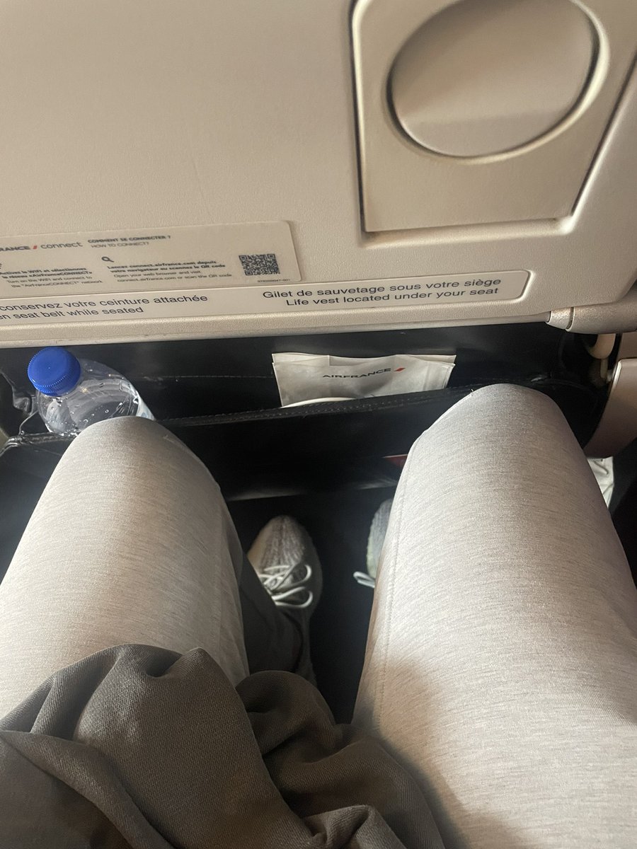 ParkerFreaking's tweet photo. @doctorJforyou Europe’s version of comfort + I’m fuming. Do better @airfrance https://t.co/vW0hJ3dKfx