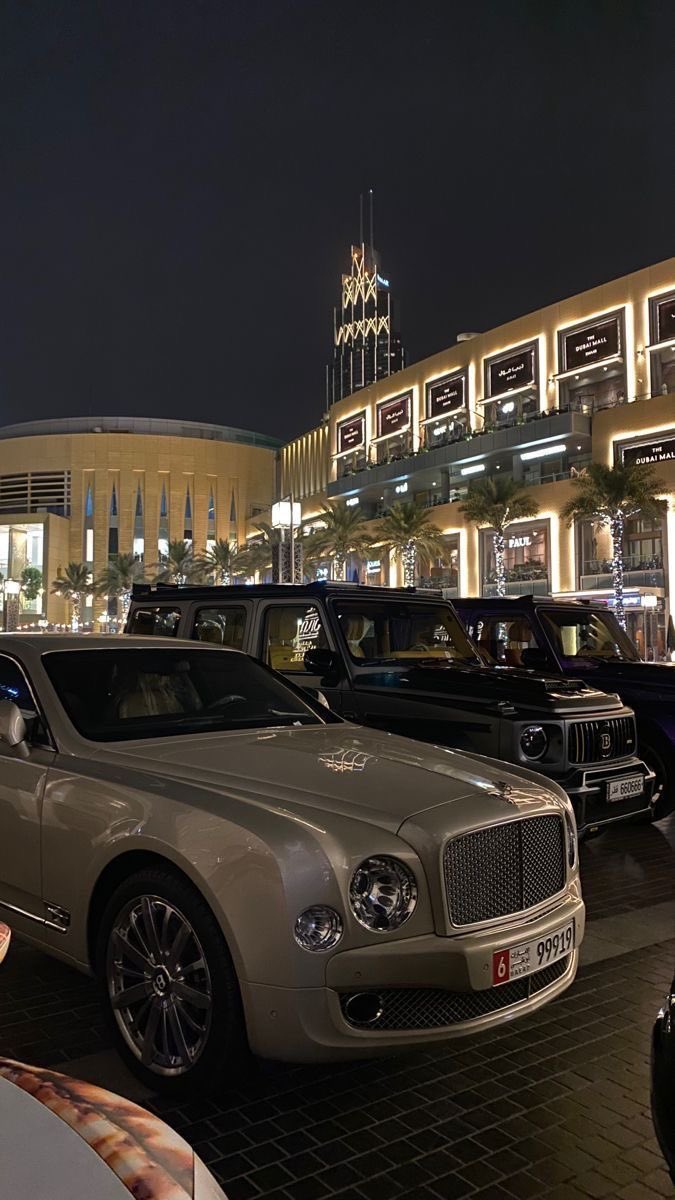 Emirati Pinterest tweet media