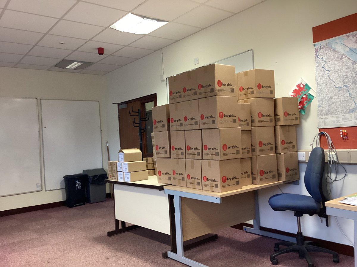 FlintshireFood's tweet photo. 🔈 Announcement 🔈

We will soon be stocking FREE @HeyGirlsUK sanitary products in our Shotton Community Hub, Kim Inspire Hub (Holywell) &amp; on the Well-Fed Mobile Shop. 

Any questions please don’t hesitate to contact us - 01352 702937

Community Development Team 💗 https://t.co/U1PvhuByW2