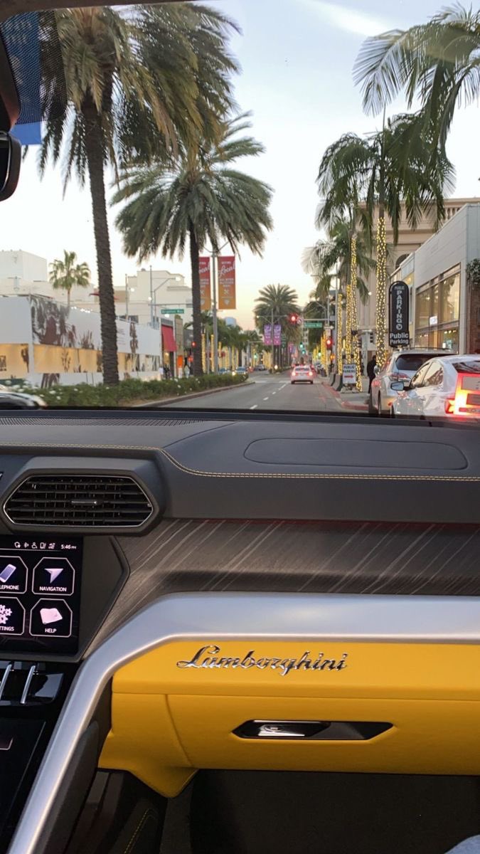 Emirati Pinterest tweet media