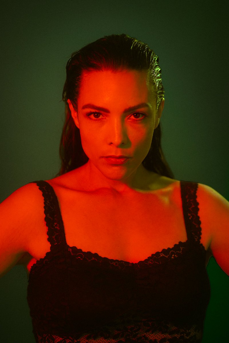 @TheJordanmusic by Caroline van der Leeuw - Trippy pop, lyrical poetry with a raw, feminine edge ⚘
#Newsong ‘The Room’ is out now: tjordan.lnk.to/theroom - #WomeninMusic #Songwriter #NewArtist