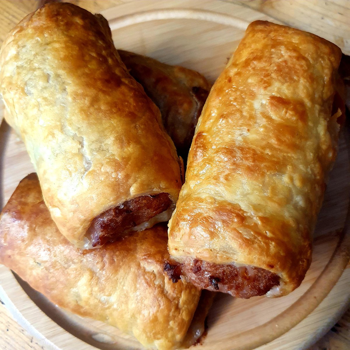 GreenShopSheff's tweet photo. Unofficially #Sheffield best sausage roll 😋 

#food #instafood #foodie #sausagerolls #sausageroll #drink #eat #instafoodie #yummyfood #Sheffield #bestofsheffield #sheffieldfoodie #eatsheffield #madeinsheffield https://t.co/KiuYpMs3fT