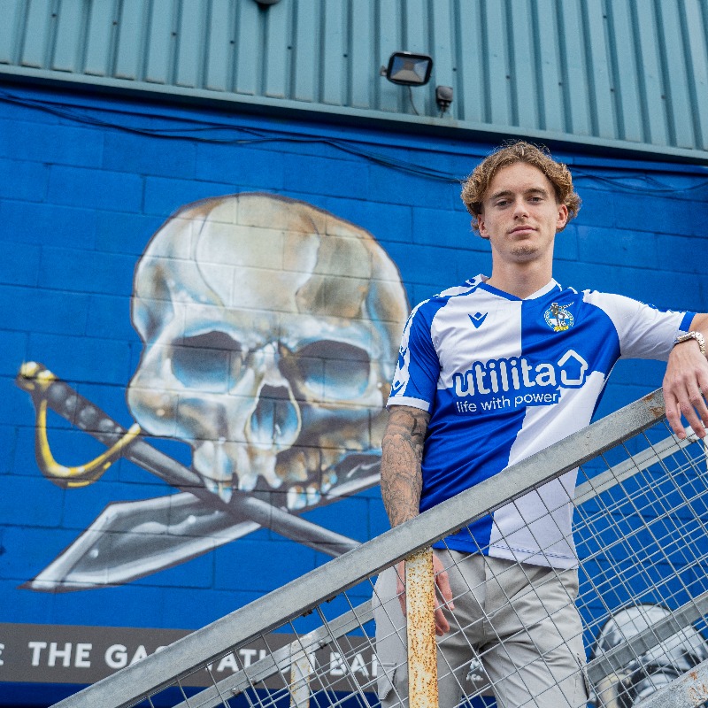 Official_BRFC's tweet photo. Announce Macca?

Done. ✅

#BristolRovers