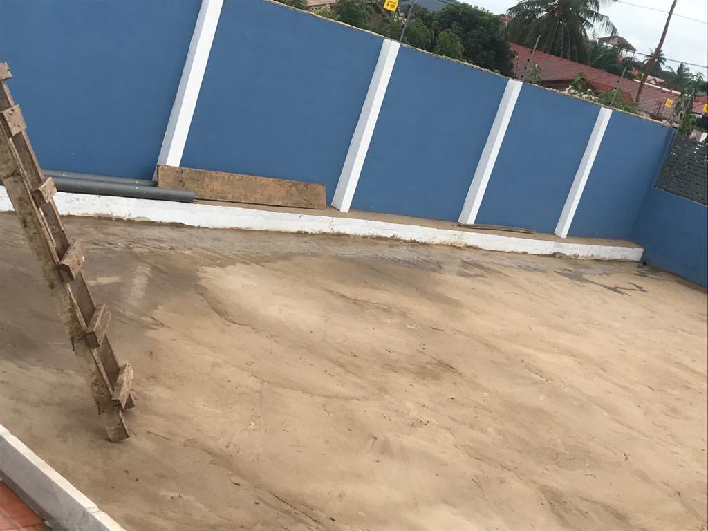 iamrjay12's tweet photo. The use of artificial grass carpet (Astroturf) has become a trend in Ghana and home builder have also proven that these carpets can also be used to give our homes a beautiful and modern touch. A walk through kelslodge Theorose Elikplim Dzineku@kwadwo Jonas Anson Boateng https://t.co/TppsP8MOOZ