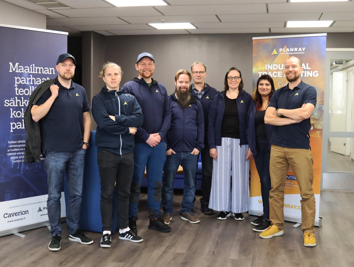 PlanrayOy's tweet photo. Saatiin Planrayn tiimille uudet hupparit. 😎
Tule tapaamaan meitä Sähkö Valo Tele Av- messuille Jyväskylään 7-9. syyskuuta. Löydät meidät osastolta B-222!
#sähkömessut #jklsähkömessut #sähkövaloteleav #planray https://t.co/sZIM4OPhrT