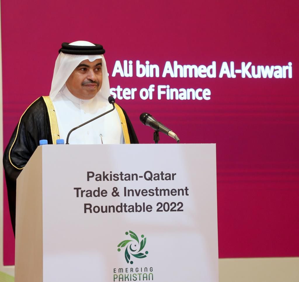 qataremb_isb's tweet photo. His Excellency the Prime Minister of Pakistan invited Qatari investors to invest in Pakistan, during the “Pakistan-Qatar Trade and Investment Round table 2022" which was attended by a number of Qatari and Pakistani ministers, officials and business leaders. https://t.co/4H2j81wloY