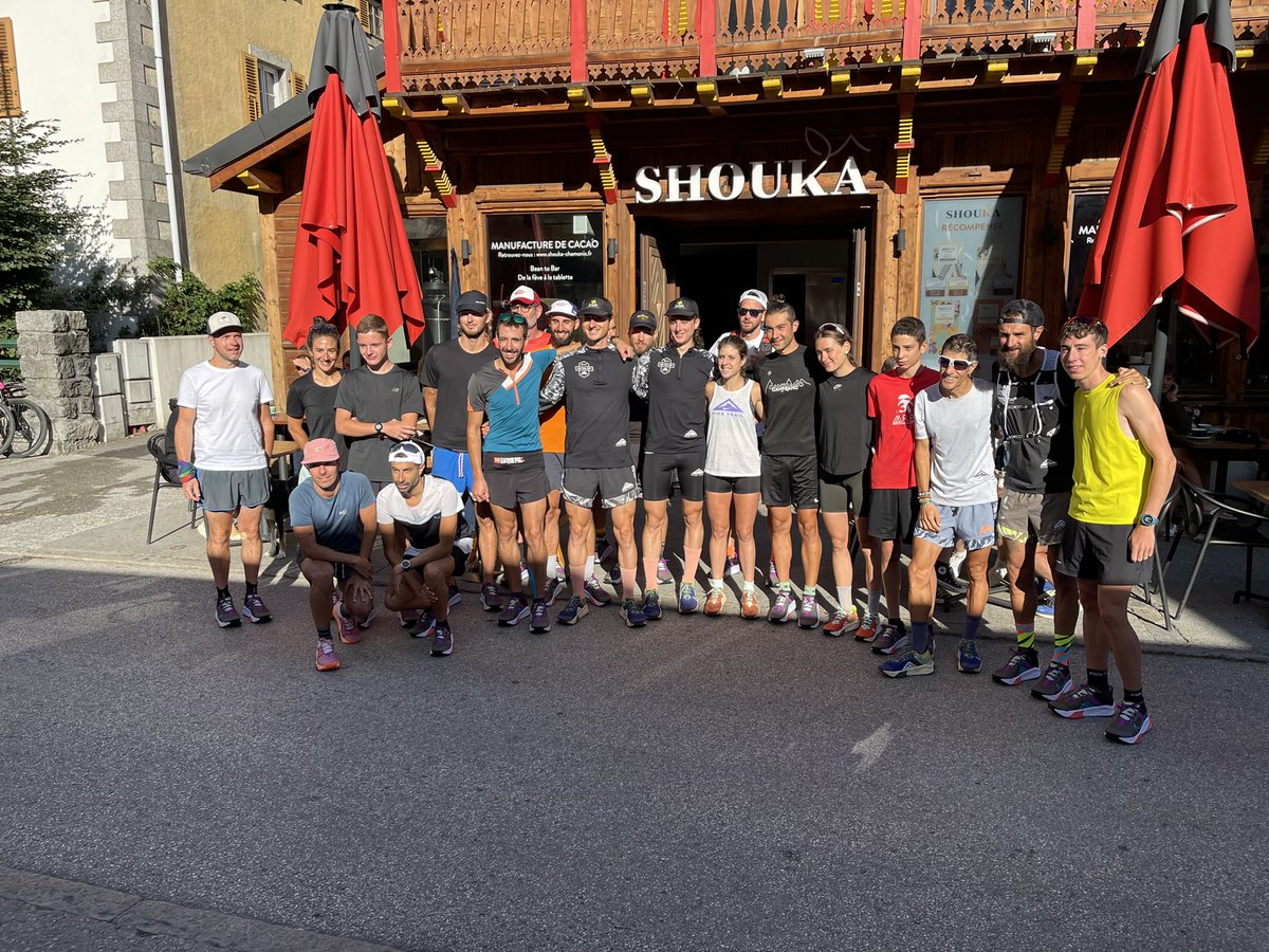 MarcMirEstrada's tweet photo. Test de las nuevas Nike ZoomX Zegama en #Chamonix con @DepaRunner y @JuliaFont: ligeras, cómodas y algo menos prietas que el mismo número de Nike. 👏🏻👏🏻 Mountain Runners del Berguedà @InfoMountain @UTMBMontBlanc. @NikeTrail #wildtrailproject #nikerunning @cebergueda #zoomXZegama https://t.co/LJLkRkWyCm