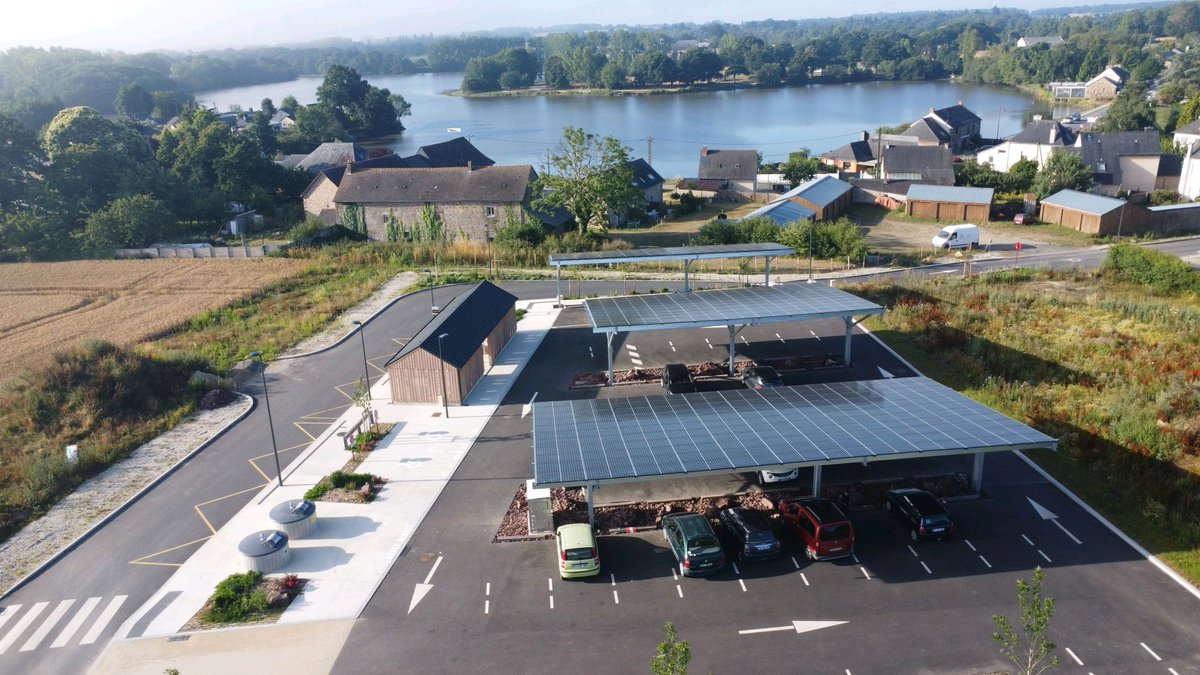 ***L'OMBRIÈRE DE LA SEMAINE***
Direction l'@ille_et_vilaine dans la commune d'<a href="/HedeBazouges/">Hédé-Bazouges</a> @bretagneromanti pour la solarisation du parking de la halte intermodale avec notre partenaire @energ_iv @SDE35_ Bravo aux équipes et merci pour la confiance 👌. #solarisonslesparkings 🌞