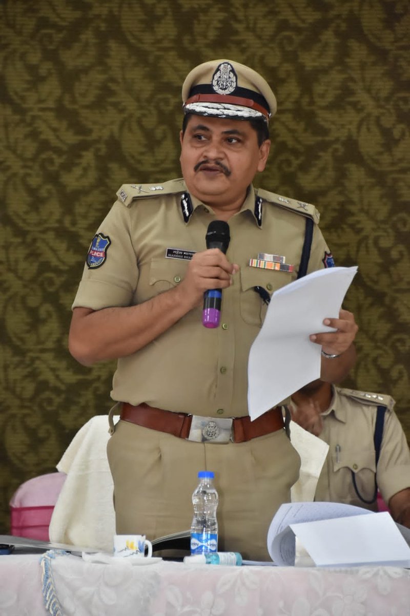 RachakondaCop's tweet image. #Foolproof arrangements will be made to conduct the #PoliceConstable #PreliminaryExamination successfully. Aspirants should follow the instructions: #CP_Rachakonda Sri.#Mahesh_Bhagwat_IPS.

@TelanganaCOPs @hydcitypolice @cyberabadpolice @DcpMalkajgiri @DCPLBNagar @DcpBhongir