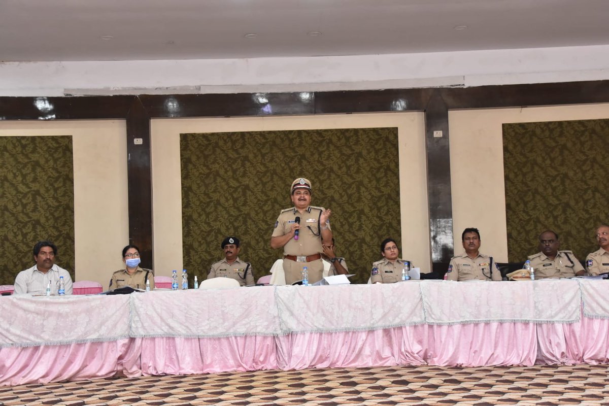 RachakondaCop's tweet image. #Foolproof arrangements will be made to conduct the #PoliceConstable #PreliminaryExamination successfully. Aspirants should follow the instructions: #CP_Rachakonda Sri.#Mahesh_Bhagwat_IPS.

@TelanganaCOPs @hydcitypolice @cyberabadpolice @DcpMalkajgiri @DCPLBNagar @DcpBhongir