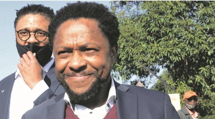Diegochuene's tweet photo. Hit like if you agree he must votsek Ndlozi https://t.co/eBj9uyLew4