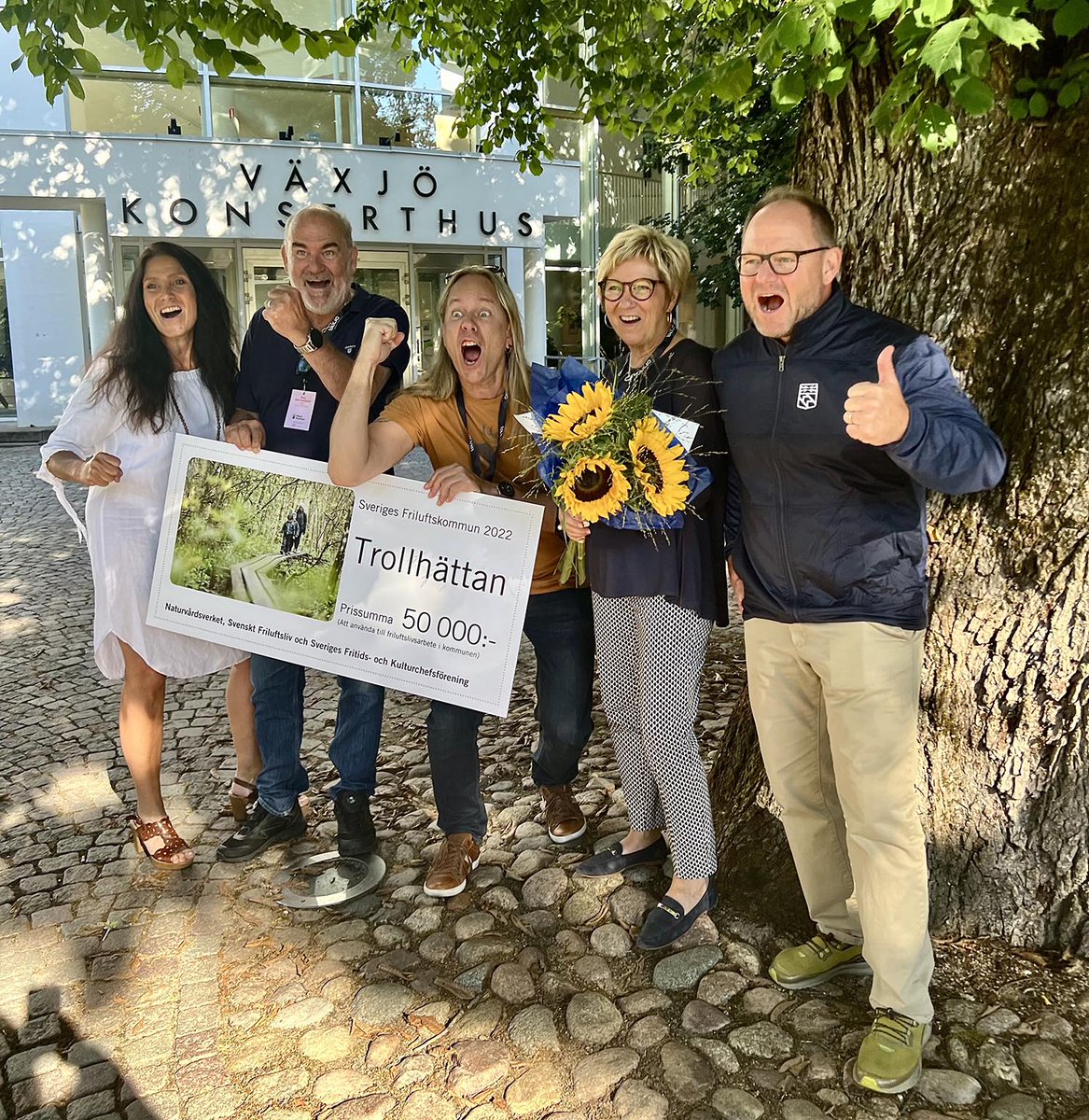 Svenskt Friluftslivs generalsekreterare Josefine Åhrman delade idag ut priset till Trollhättans Stad som blev Sveriges friluftskommun 2022!

Priset som Årets förbättrare tog Älmhults kommun hem! Vi säger ett stort grattis! #sfkårskonferens22 #naturvårdsverket #friluftsliv