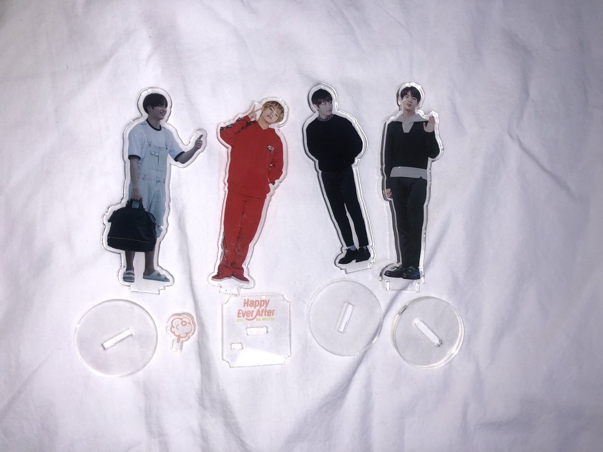 sell_bts1goods tweet picture