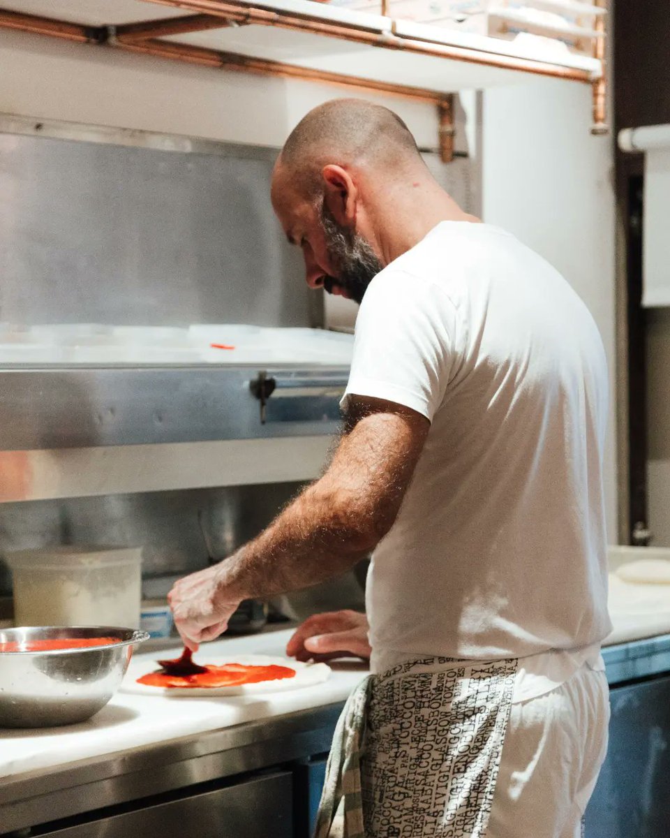 appat_app's tweet photo. 🏝️ Tan si tornes de vacances com si encara les gaudeixes, et portem les boníssimes pizzes, pastes i amanides del Taller de Pizzes de #Mataró

🍕Montse i el seu equip treballen amb uns productes de primera i li donen un toc espectacular

🛵 Ho podeu demanar per @appat_app https://t.co/qOIDL3Rspc