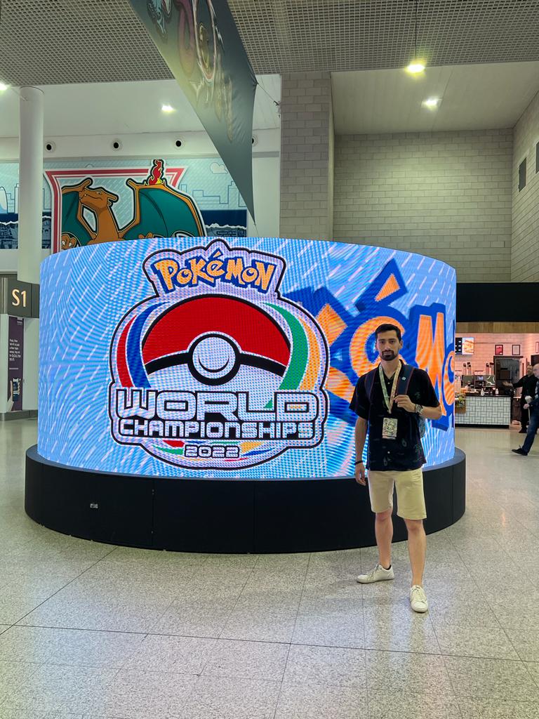 FCoroado's tweet image. Had one of the best weekends of my life. I have played in my first worlds championship and witnessed my friend becoming world champion! I am very proud of you @MeninoJardim ❤
To qualify for worlds I travelled with friends to 4 countries using the same 6 pokemons!
What a ride!