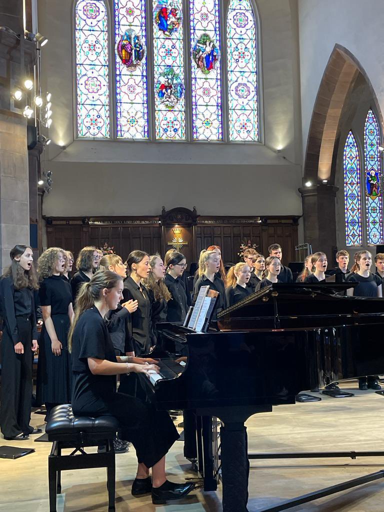 BYC_Maestros's tweet photo. Some photos from our #soldout performance at @greyfriars_kirk yesterday. Today we have our final concert of #bycscotlandtour2022 at #DunkeldCathedral #HowCanIKeepFromSinging @BMaestros @musicwithdan @MarkBassett_1 @DawnWren1 @EmGFreeman @Chrisvhann https://t.co/yqio11Gm2n