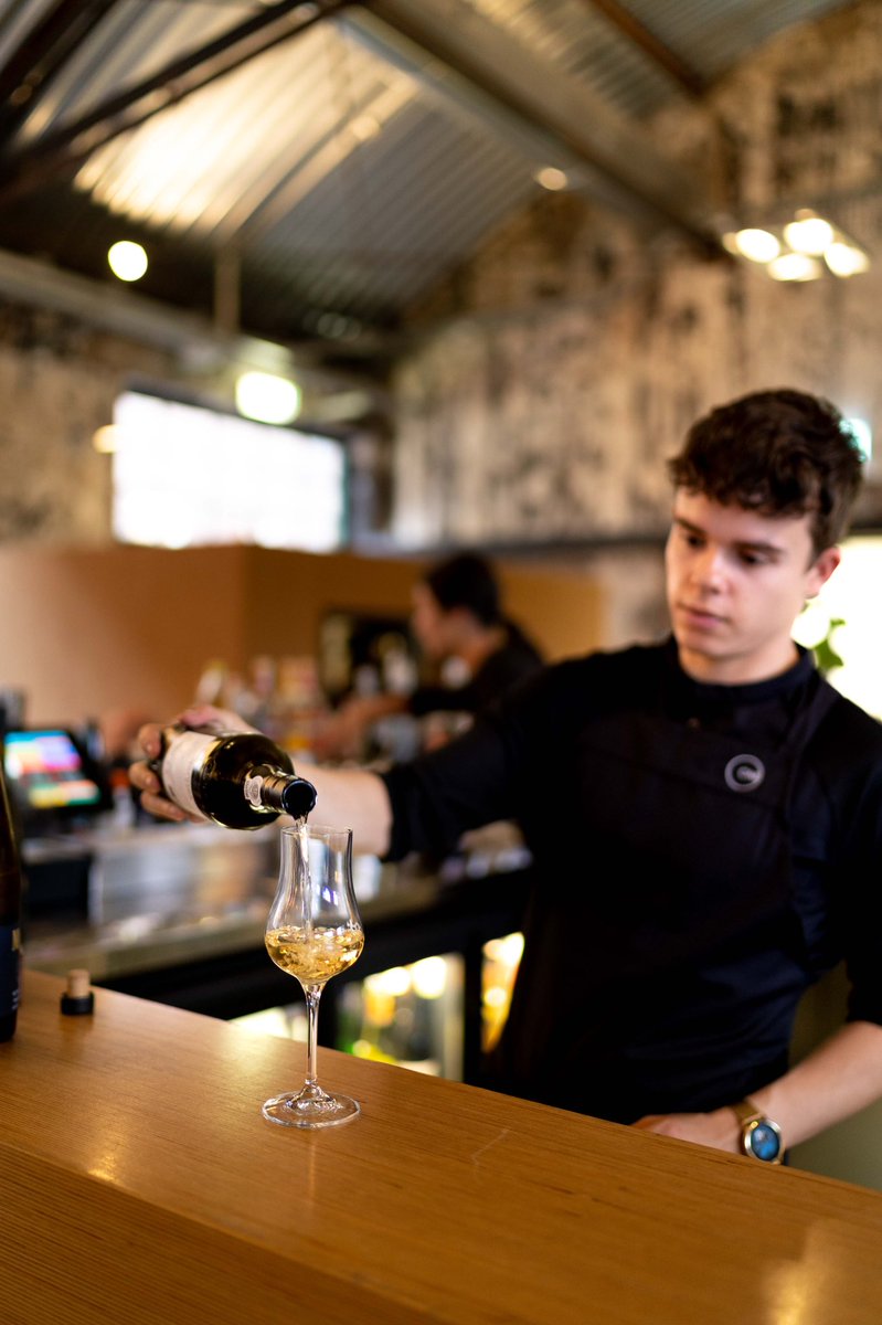 RestaurantOne's tweet image. GEZOCHT | OPROEPKRACHT BEDIENING

Ben jij minimaal 16 jaar oud, positief ingesteld en wil je graag in de horeca werken? Dan hebben wij de perfecte baan voor jou!  Één of meerdere dagen per week, jij kiest! 

Om kennis te maken stuur een mailtje naar info@restaurantone.nl