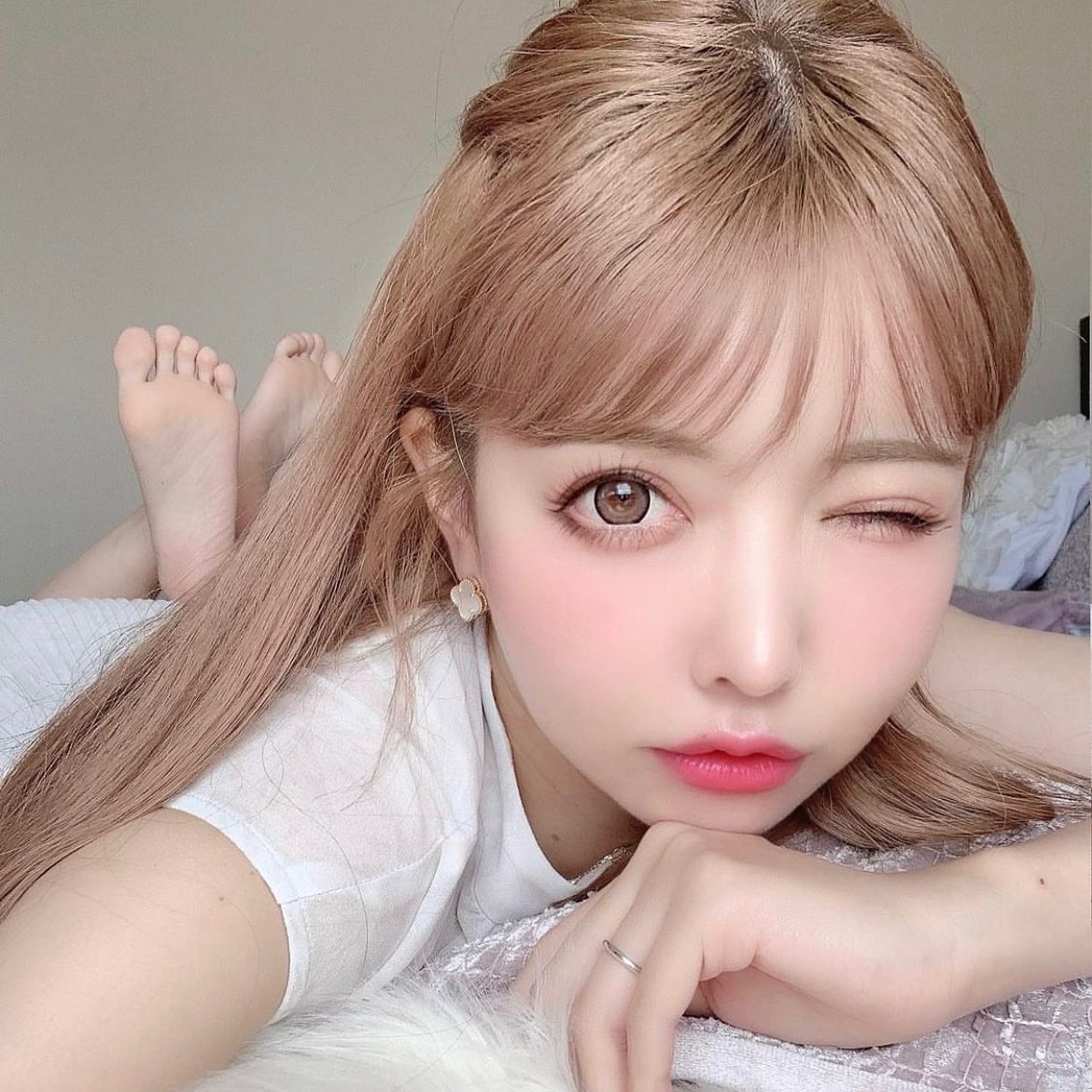 ankhnail's tweet photo. 吉川ちかちゃんご来店頂きました💓

ちゅるんピンクにフラッシュグリッターで囲みグラデーション✨
上品で可愛いデザインでした🥺💕

ありがとうございました🙌💓

担当💅🏼すのうち🐶

#アンククロス #池袋ネイルサロン #ネイルデザイン #トレンドネイル #秋ネイル #ネイル #フラッシュネイル #吉川ちか https://t.co/Z5IXygQdcv
