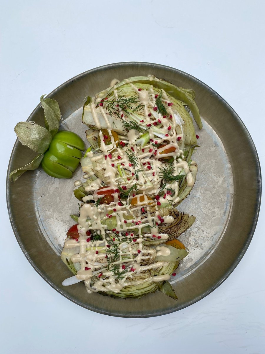 Known for his vibrant and nutritious salads, sous chef <a href="/LapachPR/">levan</a> made a delicious salad using grilled <a href="/wasteknotuk/">Waste Knot</a> hispi cabbages with tahini and soy yoghurt dressing 😍

Levan is also an artist, so in his words… “my salads are inspired by my love for art”.

#surpluswithpurpose