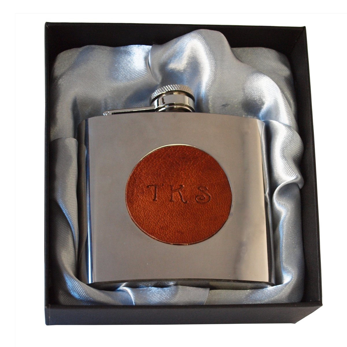 BerberLeatherUK's tweet photo. Our Hipflasks make the perfect gift for that person who has everything! Available in both large and small in our Richmond shop with custom bespoke initialling. #hipflasks #customgift #leatherhipflask https://t.co/V9Pd2otqsm