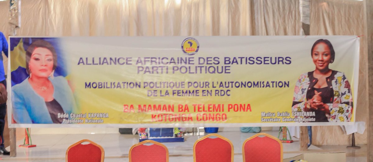 Me_Tshilanda's tweet photo. En ma qualité de secrétaire général adjointe de l’Alliance Africaine des Bâtisseurs @AABa_PP, nous avons effectué une descente auprès des femmes de Bibwa. L’ objectif de cette rencontre portait sur l’autonomisation mais aussi,la participation active des femmes en politique.#RDC https://t.co/z06MQxvU8n