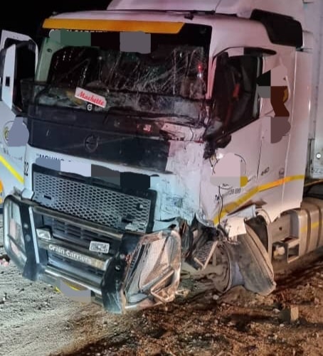 _ArriveAlive's tweet photo. One injured in a truck and ambulance collision on the B2 towards Swakopmund  https://t.co/jIKgsMd7Wf

#ArriveAlive #WCSI https://t.co/iB5dffWfoG