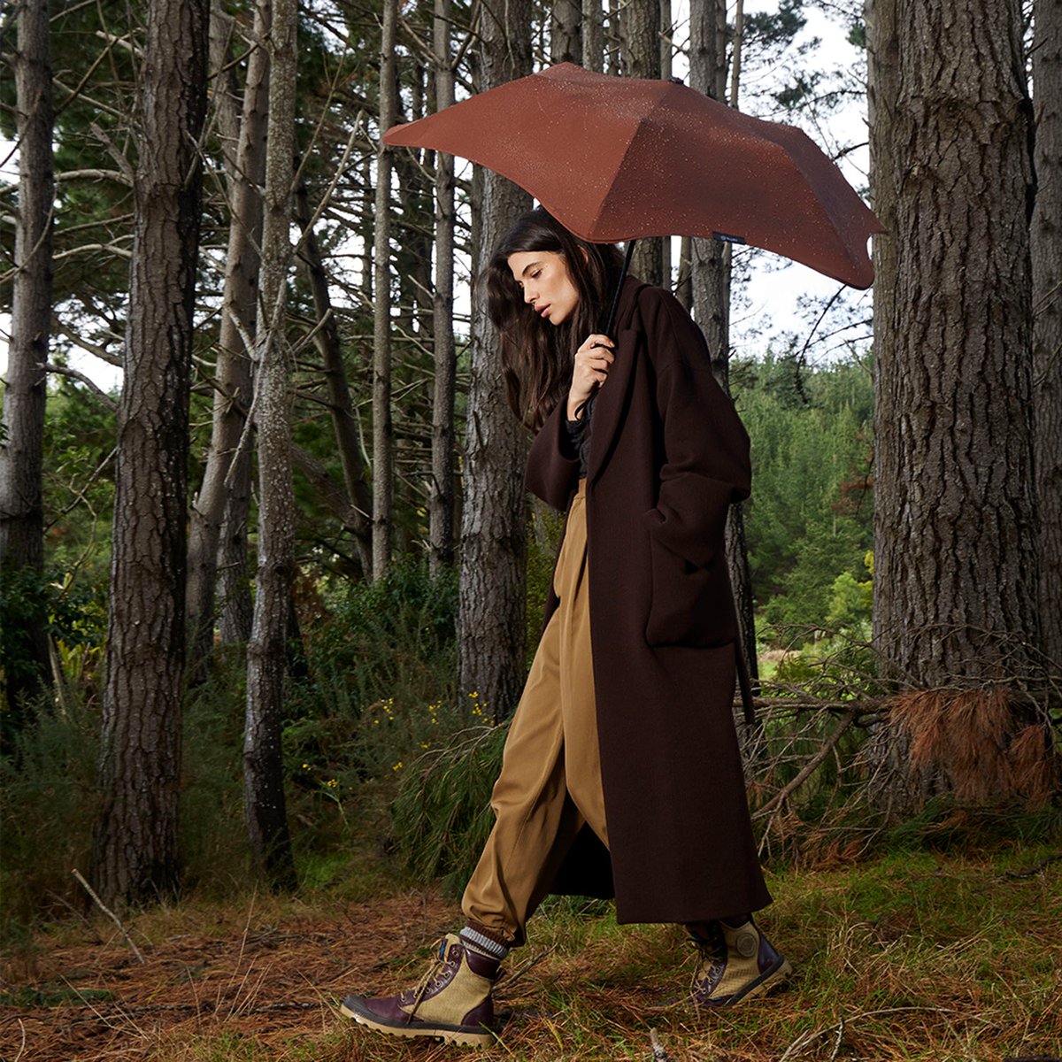 terriwintertop3's tweet photo. New arrival! Blunt umbrella now available in the all new espresso colour way. Available in both classic and metro sizing.

#design #designer #rain #rainy #blunt #umbrella #fashion #brown #nature #espresso #fashiondesign #shop #accessory #accessories #bluntumbrella https://t.co/nEPwnNUG2a