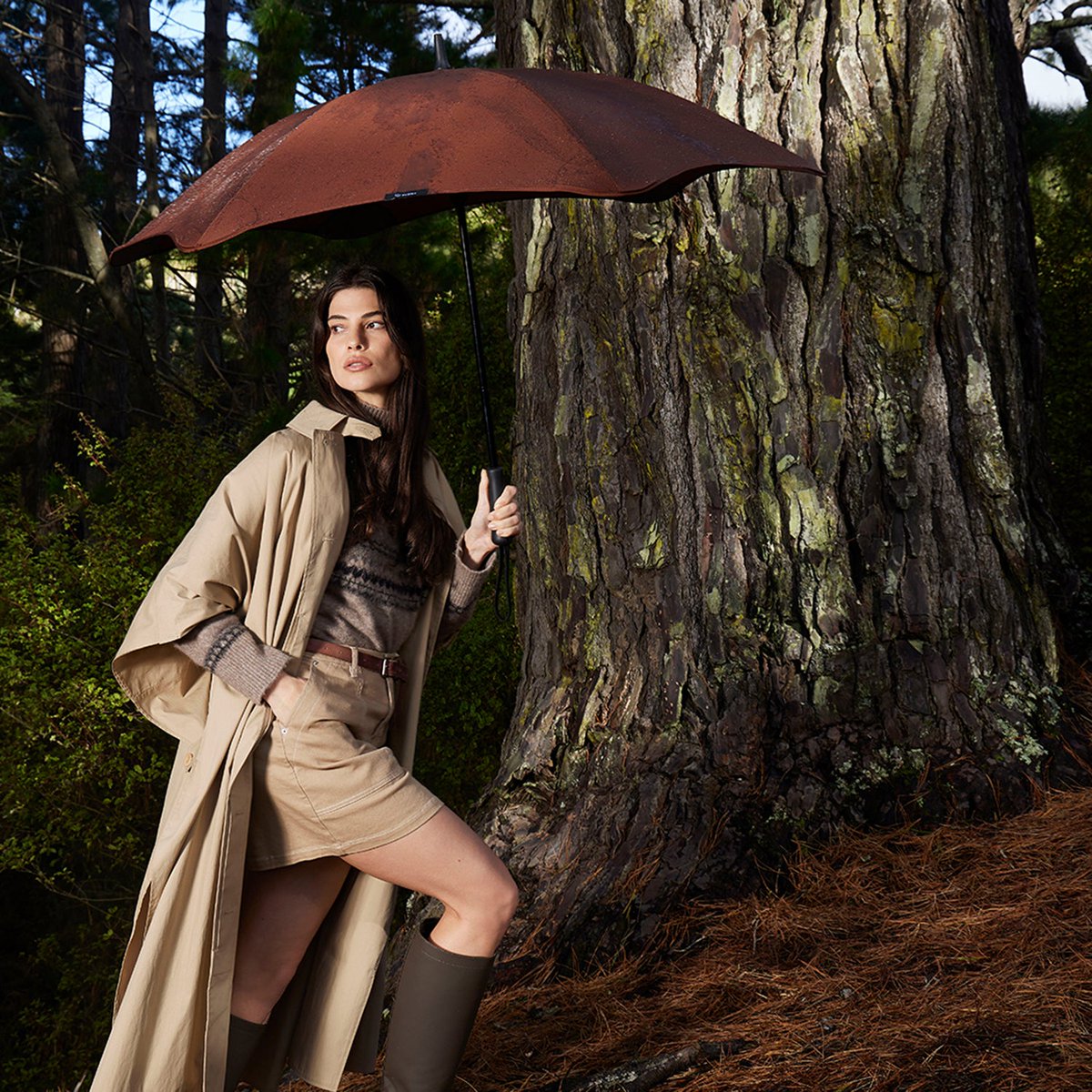 New arrival! Blunt umbrella now available in the all new espresso colour way. Available in both classic and metro sizing.

#design #designer #rain #rainy #blunt #umbrella #fashion #brown #nature #espresso #fashiondesign #shop #accessory #accessories #bluntumbrella