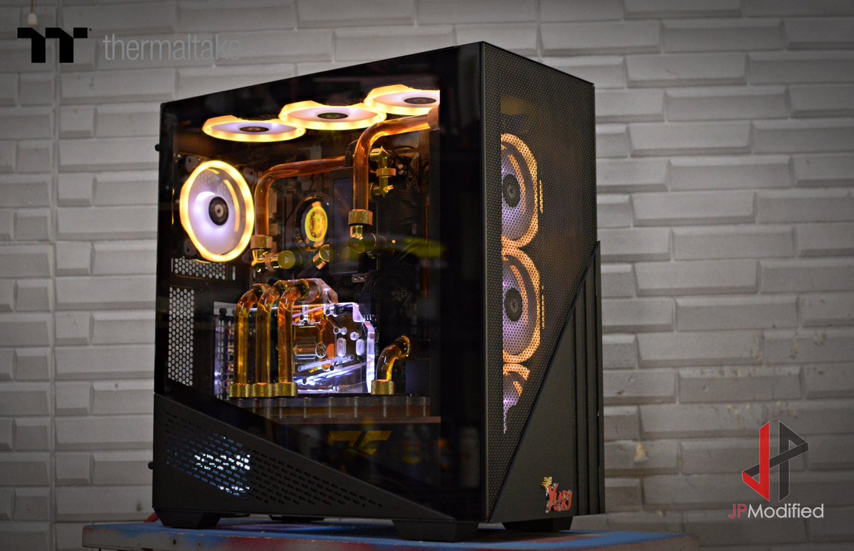 Thermaltake_UK_'s tweet photo. Check out this Divider 370 mod by @jpmodified !! 🤩
Get your Divider 370 TG here: @ScanComputers: https://t.co/FDhPcRwQIU
#swafan #thermaltakeswafan #swappablefans
#divider370 https://t.co/ddRFpk7ZPC