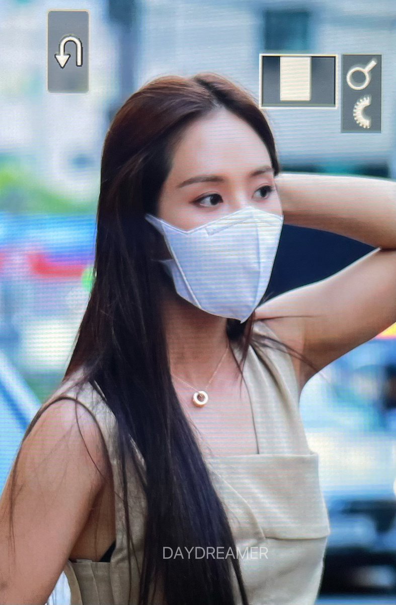 SNSDFIELD's tweet photo. She's so effortlessly hot imma kms https://t.co/REjeUagImS