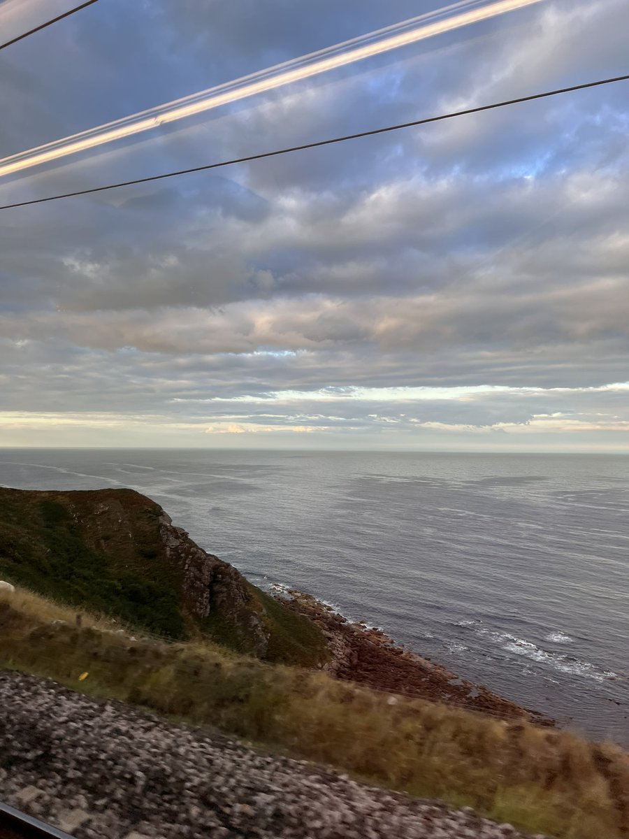 A dramatic coastline on the way up to Edinburgh for my first TV festival #EdTVFest I’ll be interviewing new chairman Richard Sharp today and giving my own interview 2moro. Drop by if you’re here, looking forward to interesting few days.