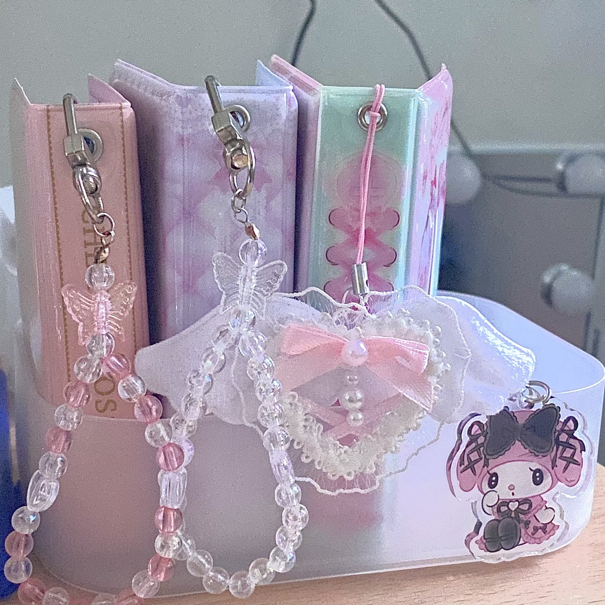 lcvekive's tweet photo. collbook obsessed 🎀👼 ⋆ ˚｡💘 https://t.co/4KFsBfiZAc