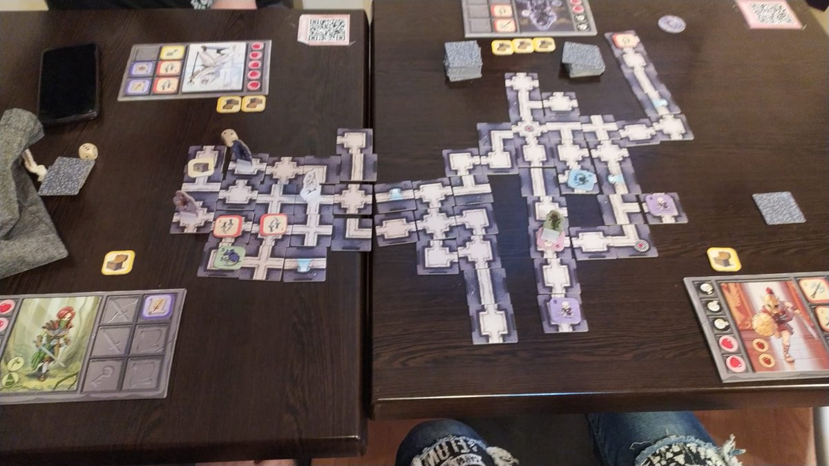 2TomatoesGms's tweet photo. Gran éxito en Jaén de su II edición de juegos de mesa, La Comarca, donde estuvimos presentes con títulos como #Karak, #GhostAdventure o #MagicRabbit. ¡Gracias a todos los que os animásteis a probarlos! 🥰
#juegosdemesa #2TomatoesGames https://t.co/g4wfQVDPVt