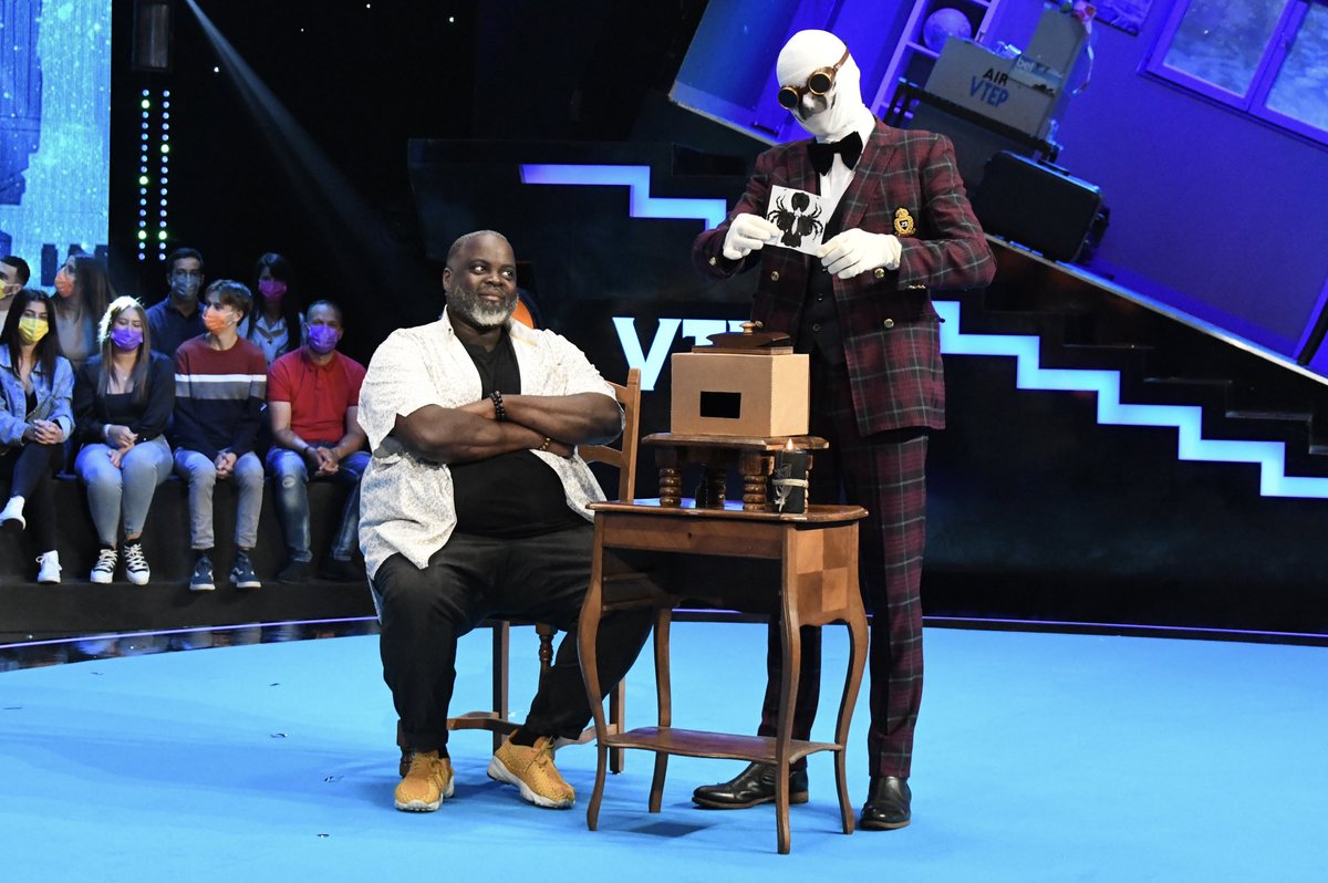 VTEP_TF1's tweet photo. #Inédit🚧#VTEP Around The W🌍rld vendredi soir juste après #LeGrandConcours spécial Rentrée sur @TF1 !
@Arthur_Officiel vous attend pour 1h30 de fous rires avec @SheryfaOfficiel @b_giabiconi @IrisMittenaereO #IssaDoumbia @Booder_officiel, #NicoCapone, #DanielaPinto & #KlekEntos🥳 https://t.co/oEpTN5mgS7