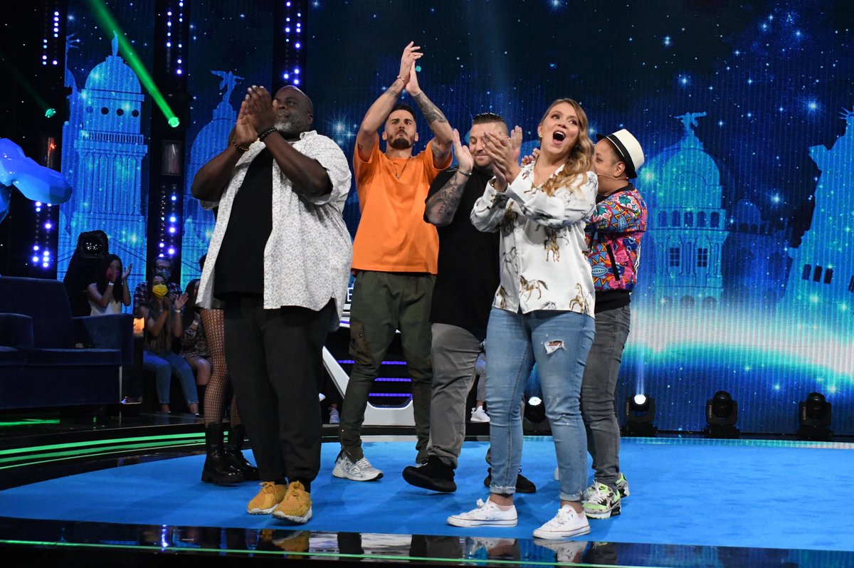 VTEP_TF1's tweet photo. #Inédit🚧#VTEP Around The W🌍rld vendredi soir juste après #LeGrandConcours spécial Rentrée sur @TF1 !
@Arthur_Officiel vous attend pour 1h30 de fous rires avec @SheryfaOfficiel @b_giabiconi @IrisMittenaereO #IssaDoumbia @Booder_officiel, #NicoCapone, #DanielaPinto & #KlekEntos🥳 https://t.co/oEpTN5mgS7