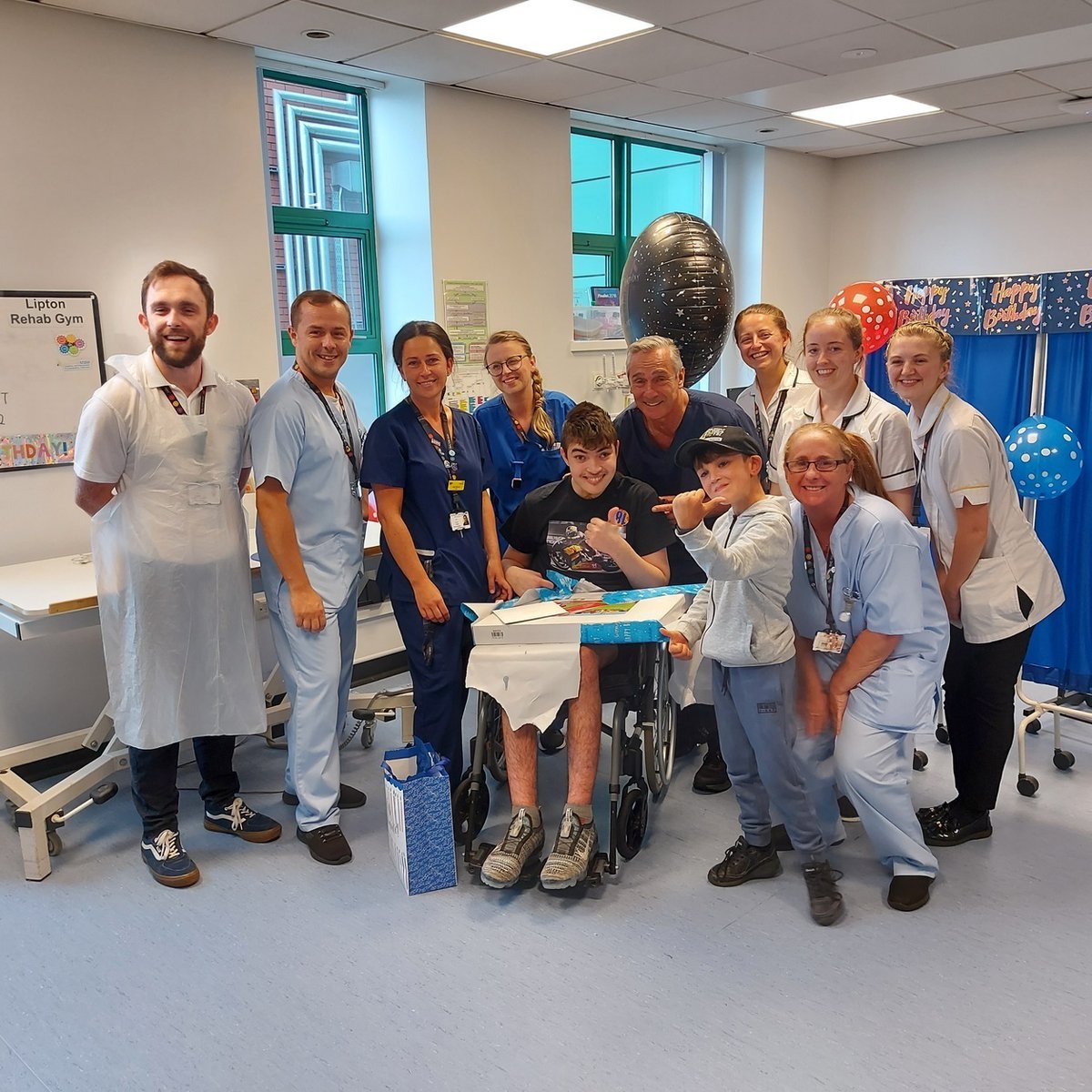 WaltonCentre's tweet image. Many happy returns to our patient Loghlin, who celebrated his 18th birthday recently. Staff on Lipton Ward and members of the multidisciplinary team caring for him helped make the day special for Loghin, who has been a patient at the hospital since March, and his family.