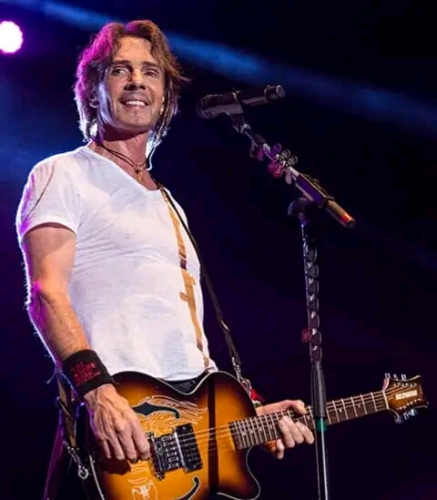 Happy 73rd birthday to Singer/Songwriter/Guitarist, Rick Springfield. 