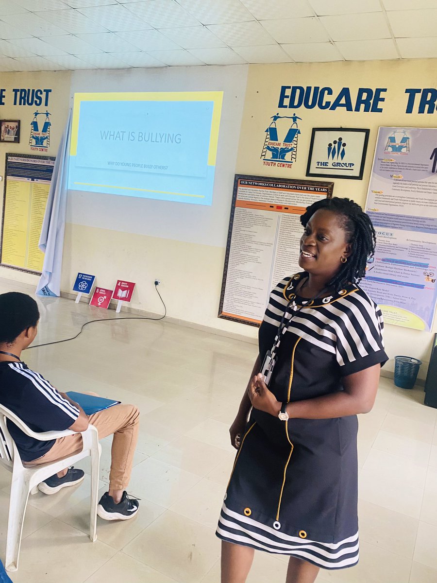 asidofoundation's tweet photo. Dr. Bella -Awusah is a lecturer at the University of Ibadan and Honourary Consultant in Child and Adolescent Psychiatry to the University College Hospital Ibadan, Nigeria. She graced us with her presence to interact and teach us about Bullying and how to handle it.
#ABC4MH https://t.co/Uo8sET8Vi1