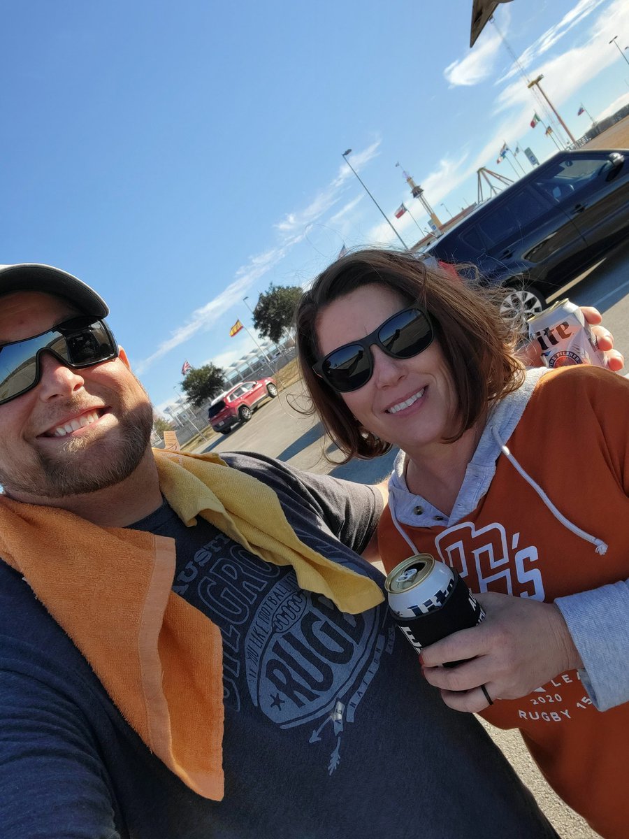 OldagJason's tweet photo. @therugbynetwork Taking my wife to her first AG Rugby match. We bought season tickets, met some awesome folks, had some great tail gates and met a lot of the players. #WeAreAG. https://t.co/UxhLkO1WYM