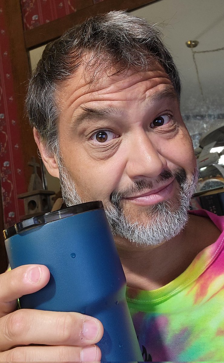 trekker21's tweet photo. Let's toast to Hump Day!!! Remember to hump the one you love, or the one you are with!!! #WednesdaySelfie #HumpDay #Coffee #HalfwayToFriday #WorkingForTheWeekend #FitFederation https://t.co/CB1jl5uLb1