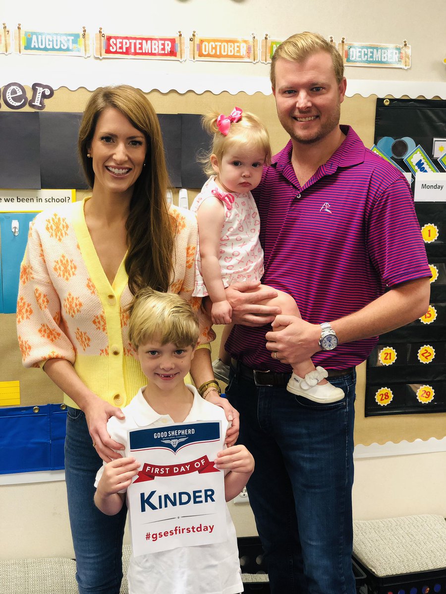 mpowell_gses's tweet photo. Family love on the first day of Kindergarten! #gsesfirstday https://t.co/7ui28laffa
