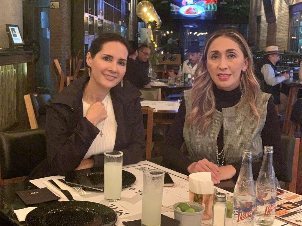 rubirangelPAN's tweet photo. Una muy agradable tarde con mi amiga @MacarenaChavezM Diputada Federal y Secretaria de la Mesa Directiva del Congreso Federal, platicando de trabajo, experiencias y del poder de las mujeres en el poder; en Michoacán hay mujeres poderosas y en Morelia También 🤝💪 @Mx_Diputados https://t.co/ohwFUZumPS