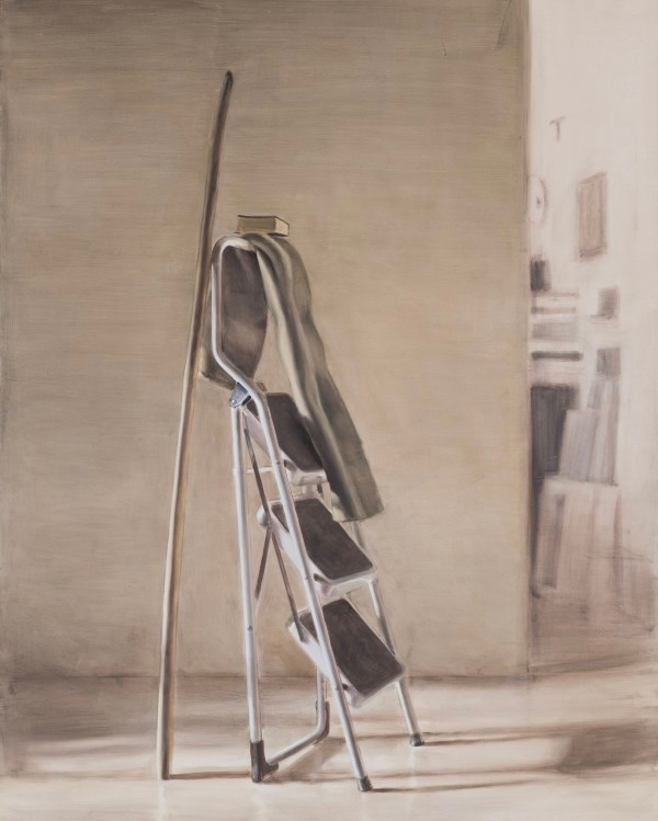 ‘Flexors III’ (2016) is the last of Cerutti’s trio; the staff carefully balanced, the ladder not fully extended, the book frayed, and the blanket folded yet not flat — all imply a life of use and movement.

"Flexors III", 2016
Oil On Linen